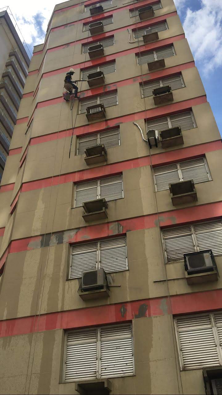 imagem referente ao serviço de reforma e pintura de fachada de edifícios